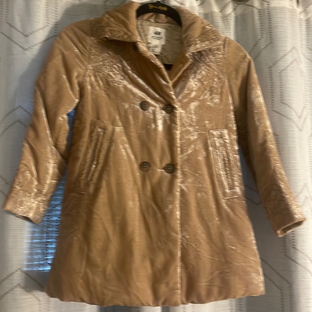 H&M Studio Girl’s Beige Velvet Coat 7-8 Beautiful Coat Details 3Buttons 2Pockets